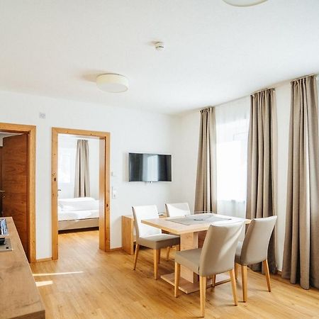 Apartmenthaus Strasswirt De Luxe Tröpolach エクステリア 写真