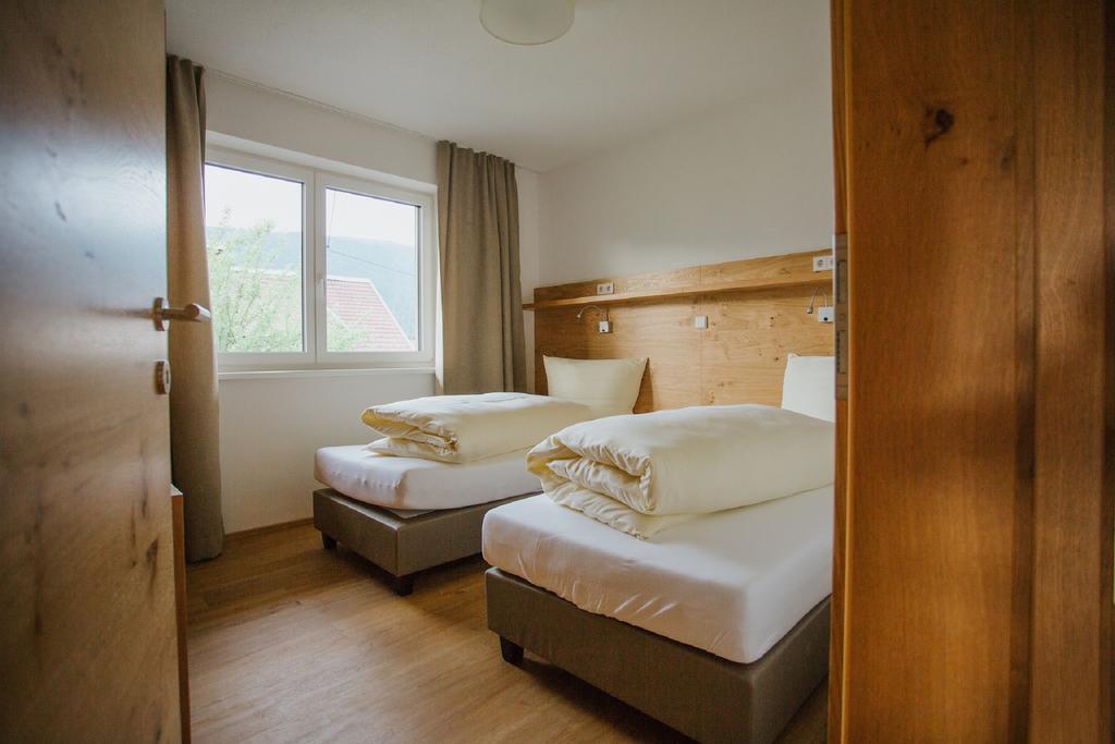 Apartmenthaus Strasswirt De Luxe Tröpolach エクステリア 写真