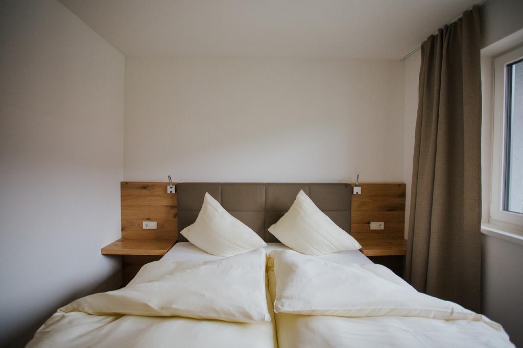 Apartmenthaus Strasswirt De Luxe Tröpolach エクステリア 写真