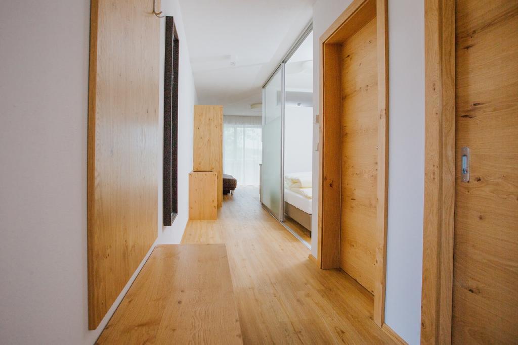 Apartmenthaus Strasswirt De Luxe Tröpolach エクステリア 写真