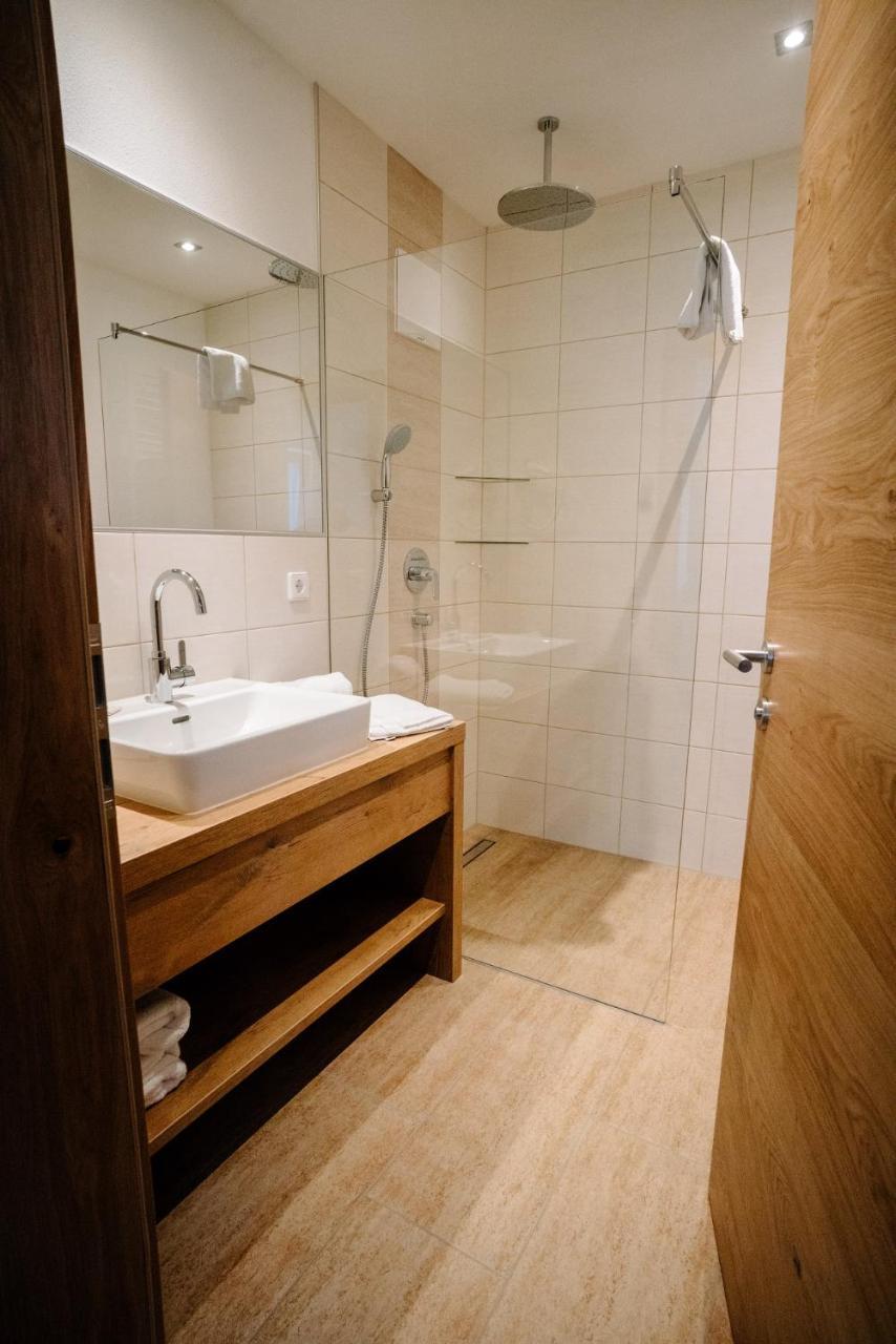 Apartmenthaus Strasswirt De Luxe Tröpolach エクステリア 写真