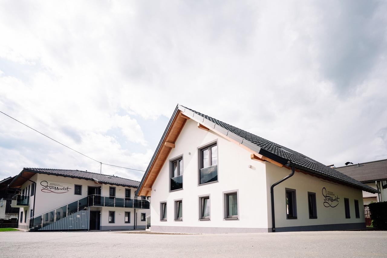 Apartmenthaus Strasswirt De Luxe Tröpolach エクステリア 写真